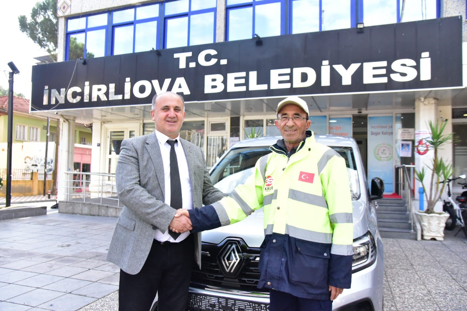 İncirliova Belediyesi 2 hibe aracı bünyesine kattı
