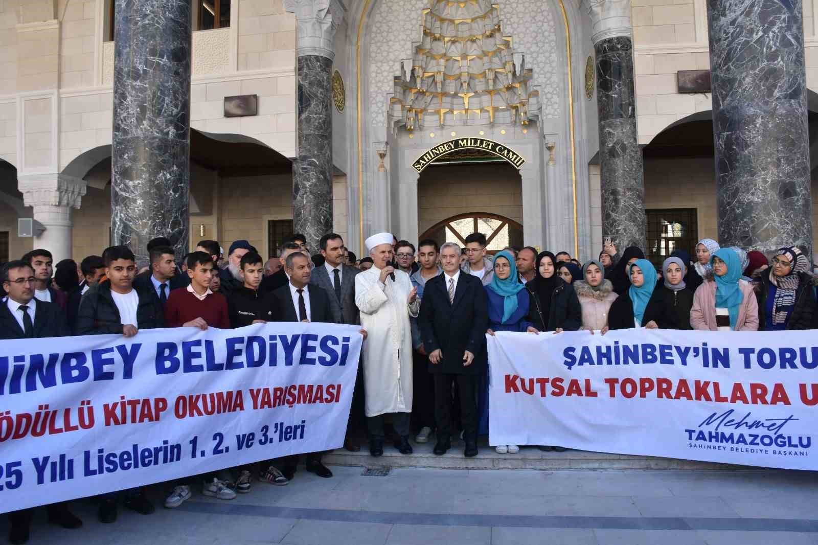 Şahinbey’de 177 öğrenci Umre’ye yolcu edildi
