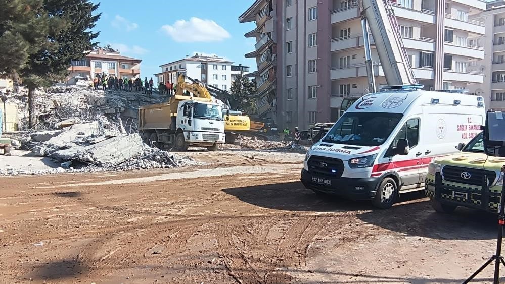 Depremde 134 kişiye mezar olan Ayşe-Mehmet Polat Sitesi davasında karar çıktı
