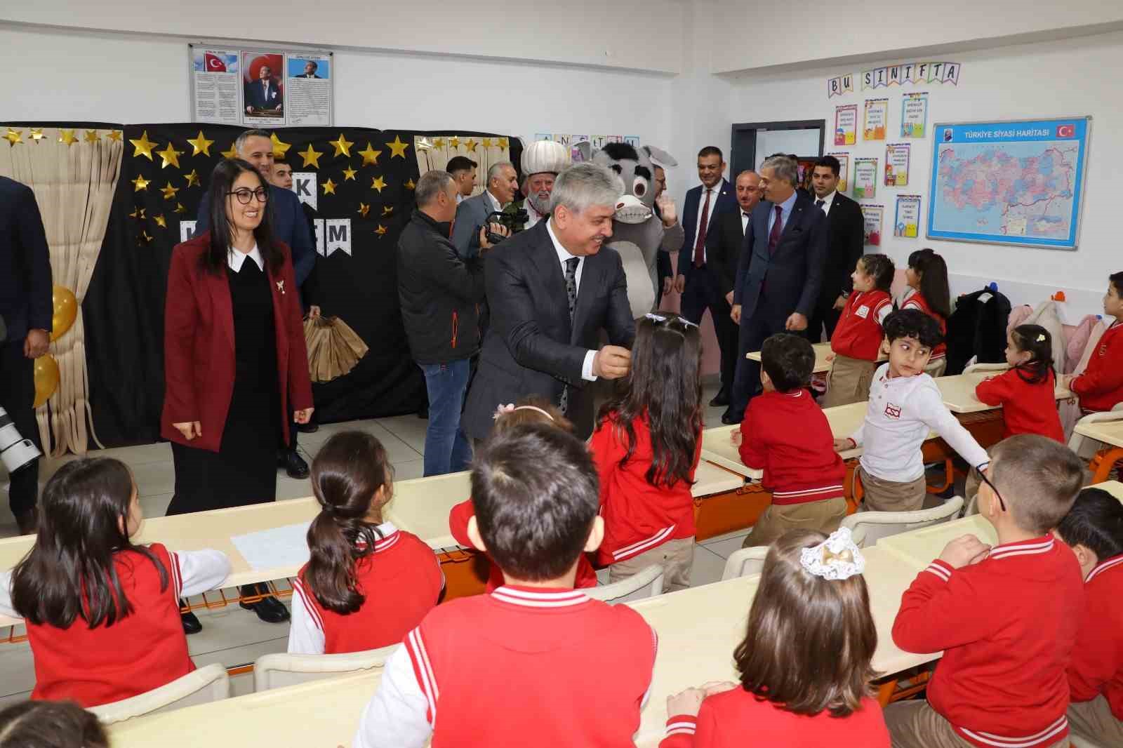 Sakarya’da 211 bin 700 öğrenci karne heyecanı yaşadı
