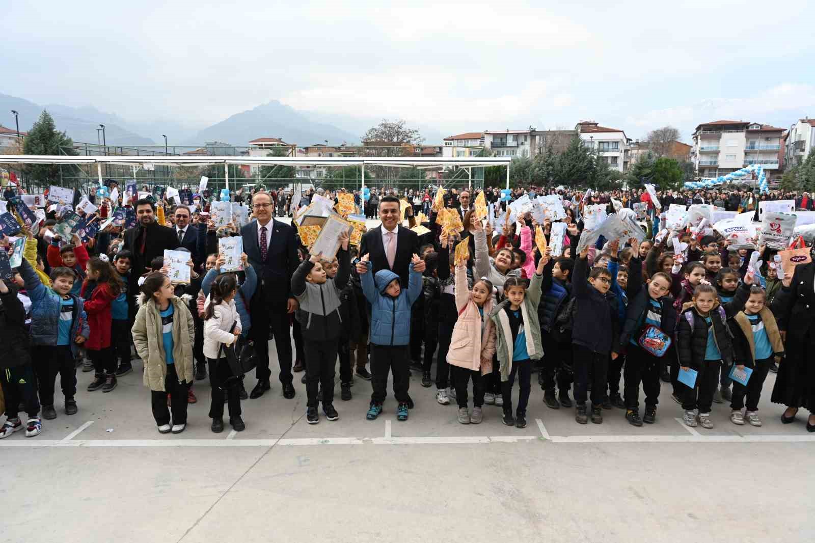 Denizli’de 192 bin 827 öğrenci karne sevinci yaşadı
