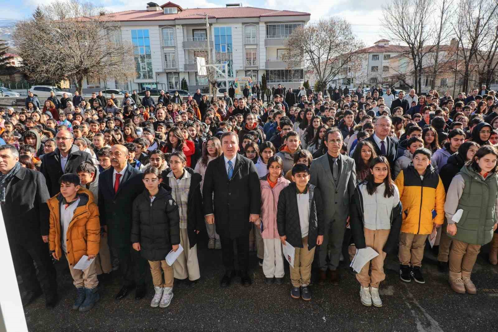 Erzincan’da karne töreni
