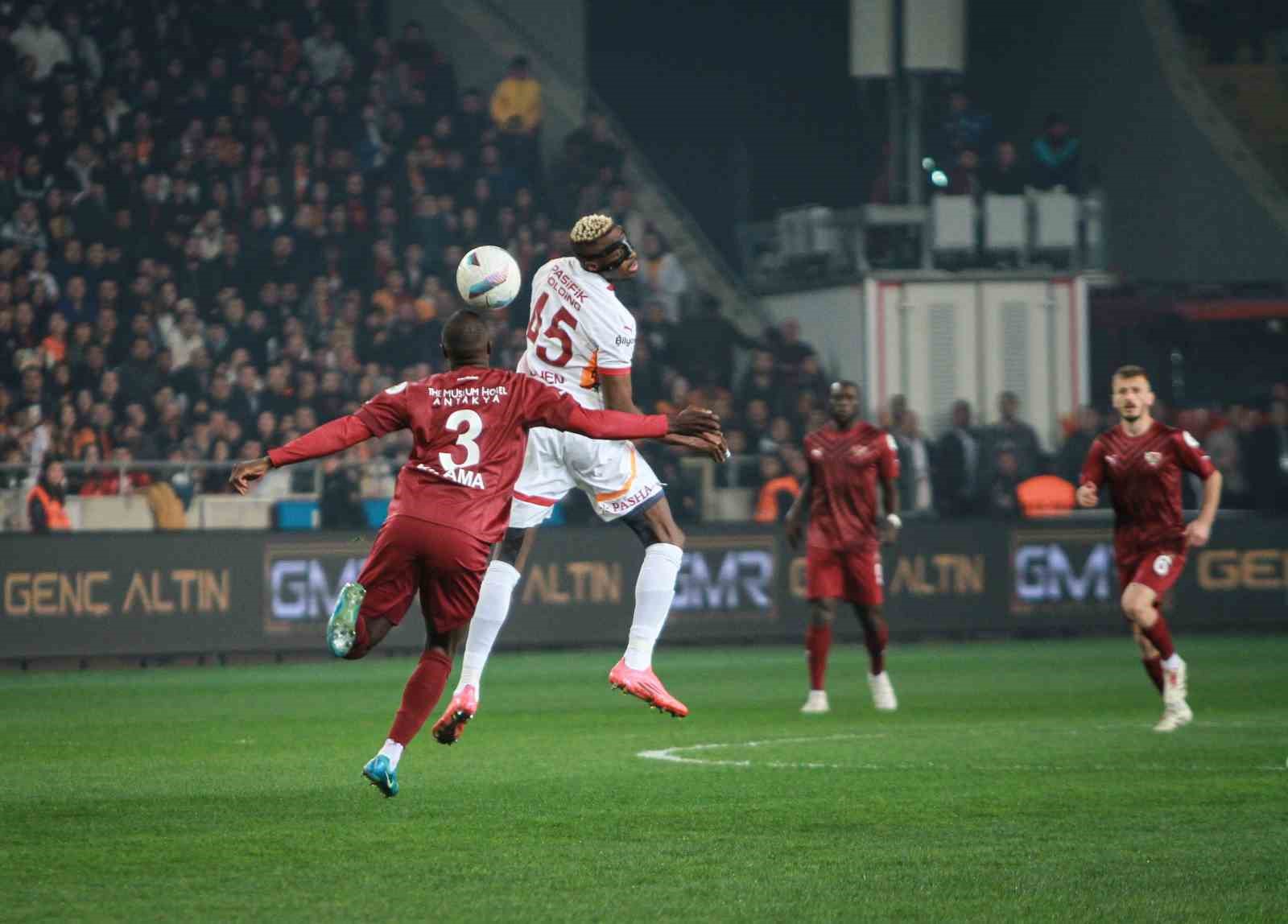 Trendyol Süper Lig: Atakaş Hatayspor: 0 - Galatasaray: 0 (Maç devam ediyor)
