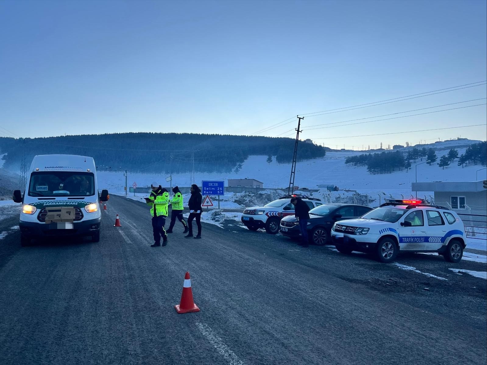 Kars’ta jandarma, şok yol uygulamalarını sürdürüyor
