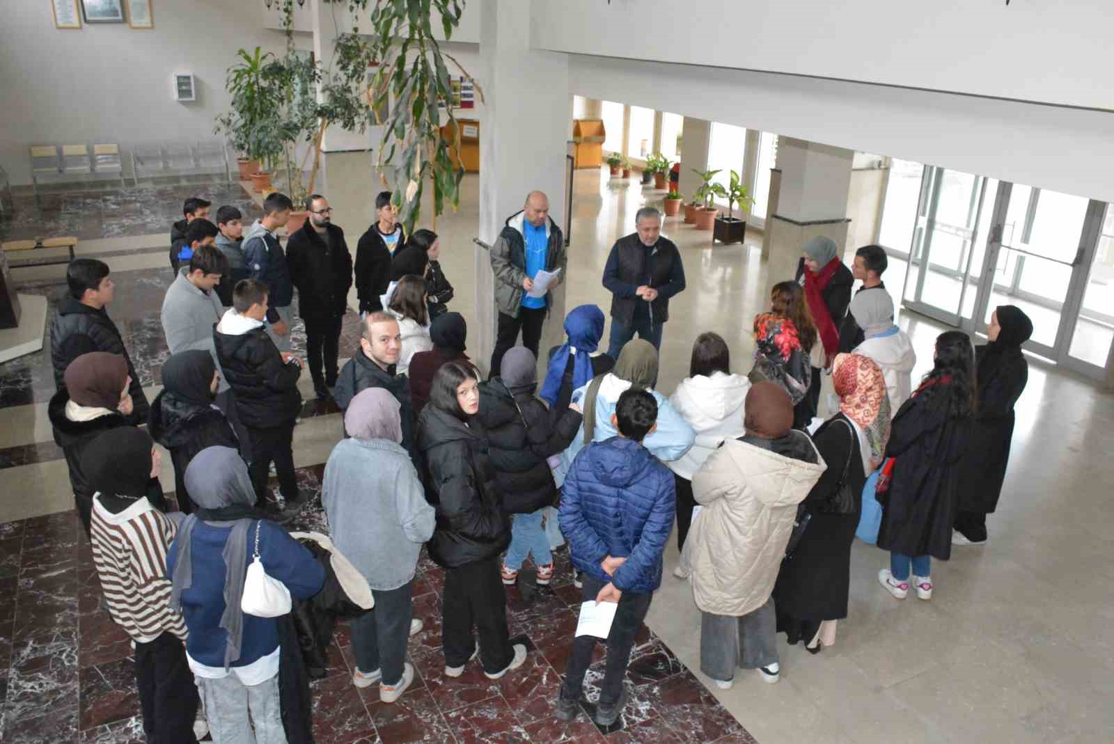 Liseli öğrenciler Düzce Üniversitesi’nde
