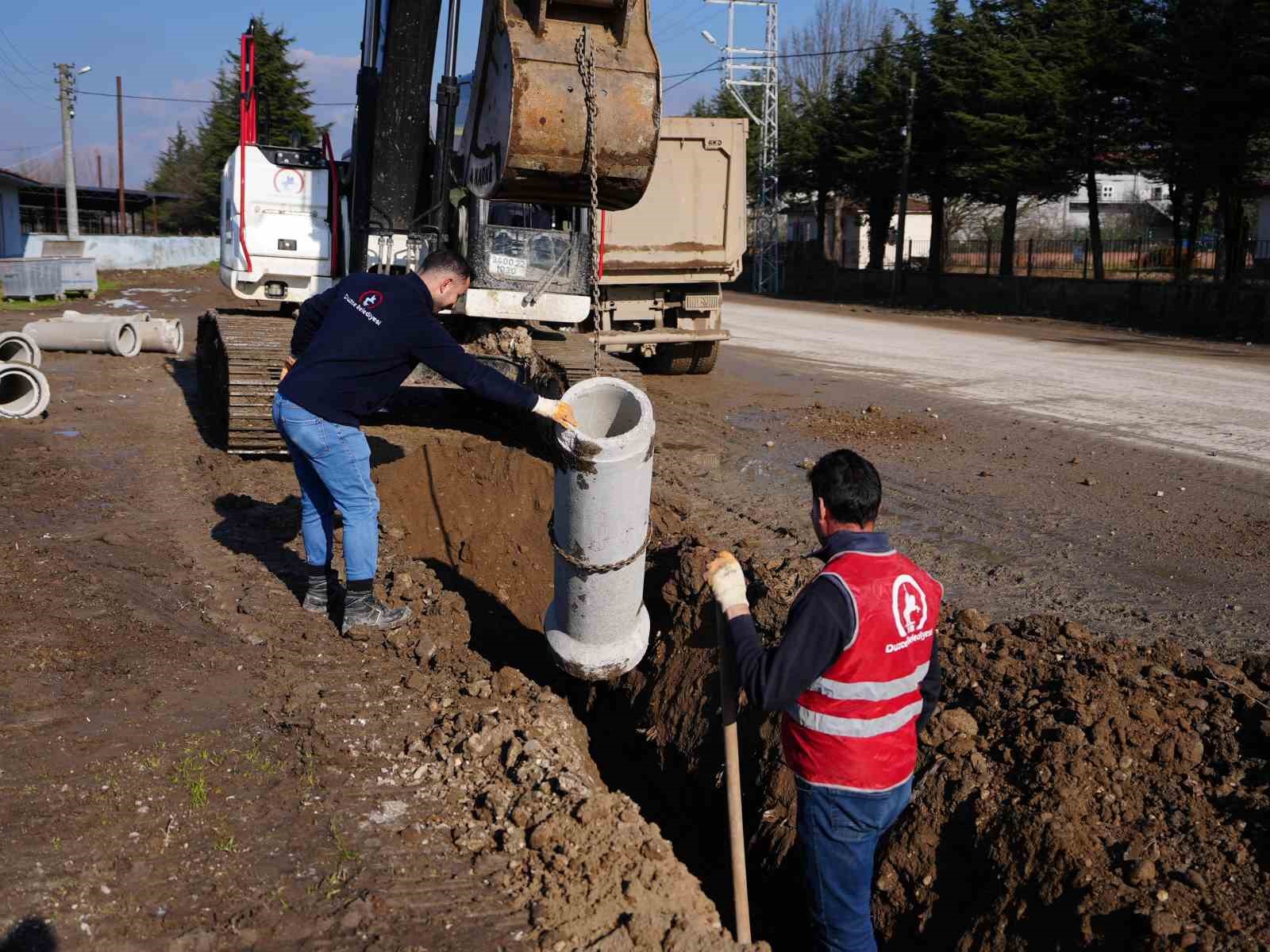 Düzce’de yağmur suyu hattı çalışmaları başladı
