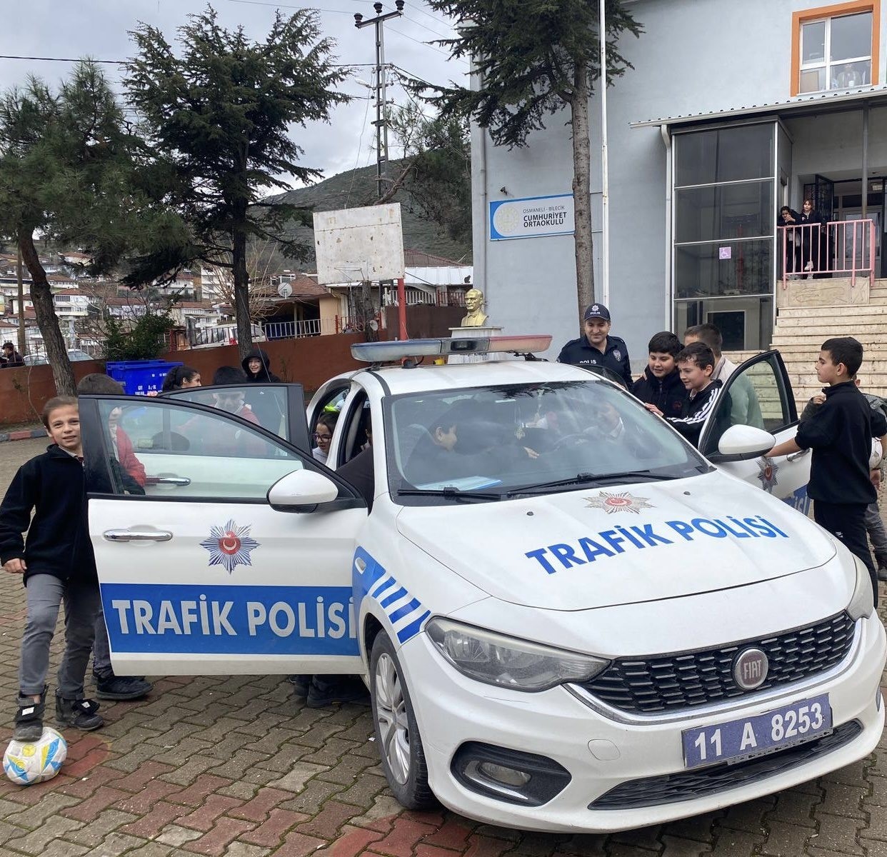 Ortaokul öğrencilerine trafik bilinci eğitimi
