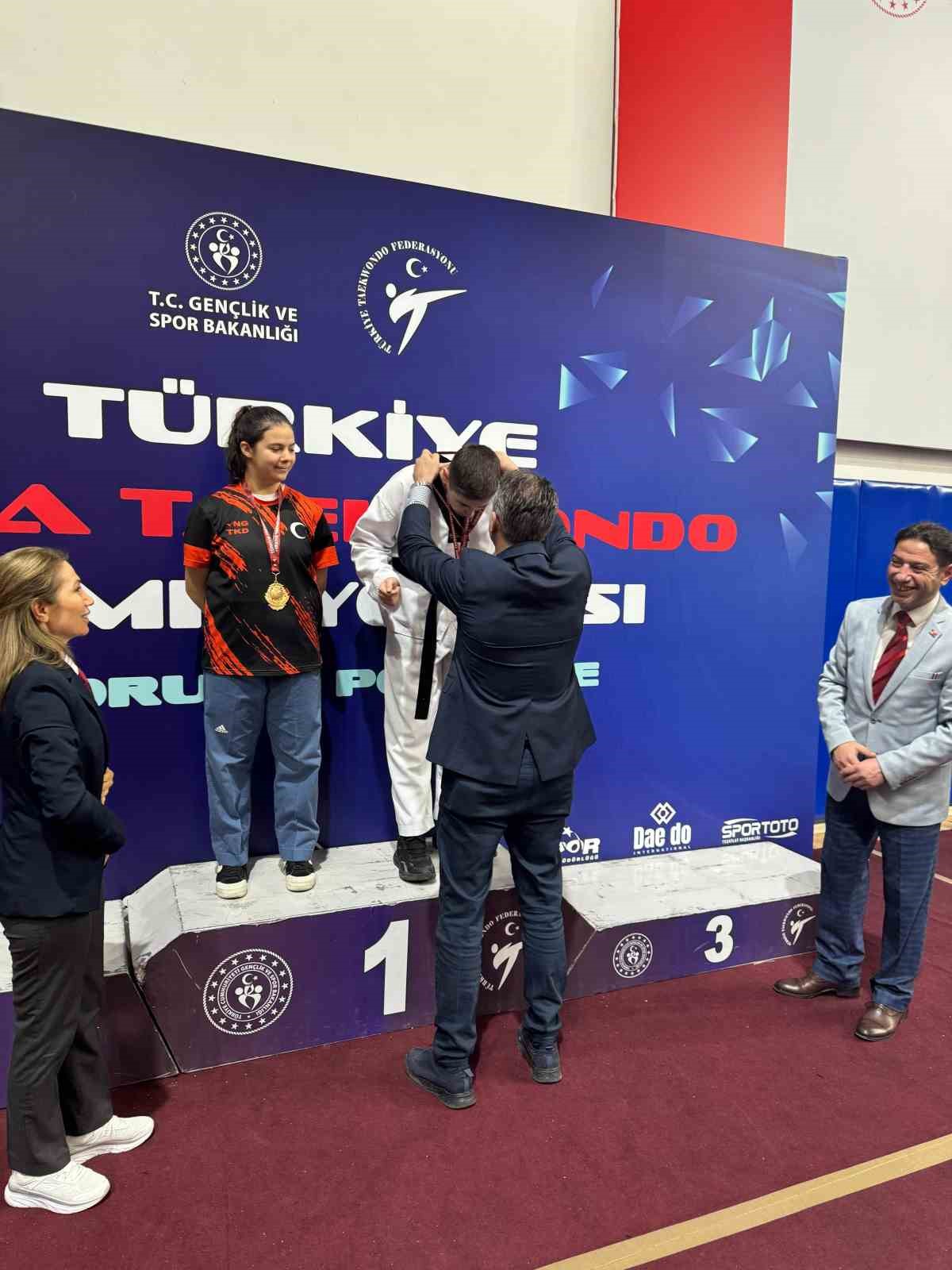 Pendik’te azim ve çalışmanın zaferi: Otizmli sporcu Türkiye şampiyonu oldu
