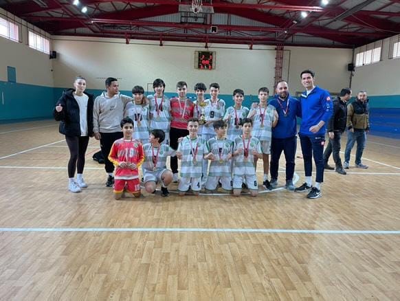 Futsalda şampiyon Spil Ortaokulu oldu
