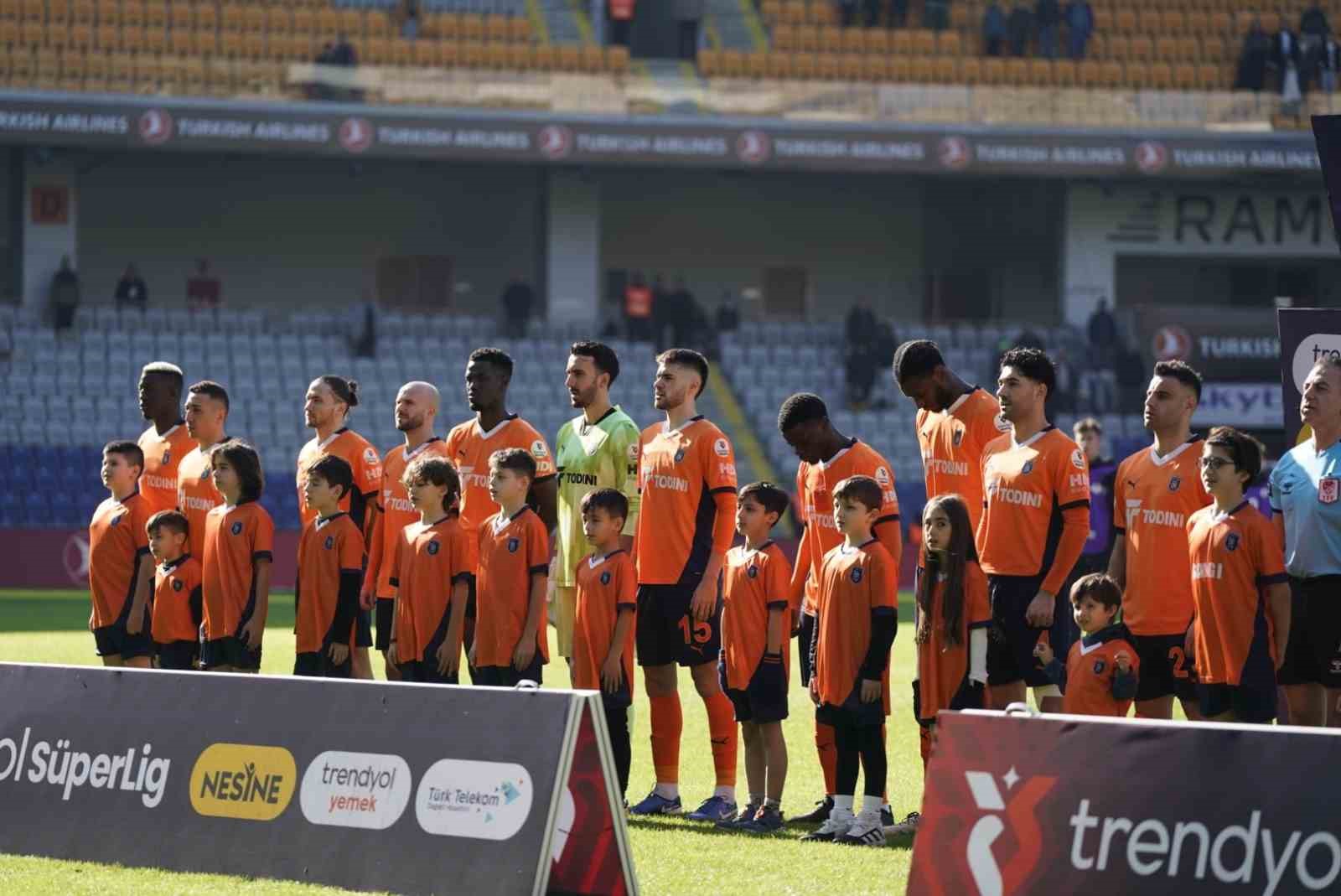 Trendyol Süper Lig: Başakşehir: 0 - Çaykur Rizespor: 0 (Maç devam ediyor)
