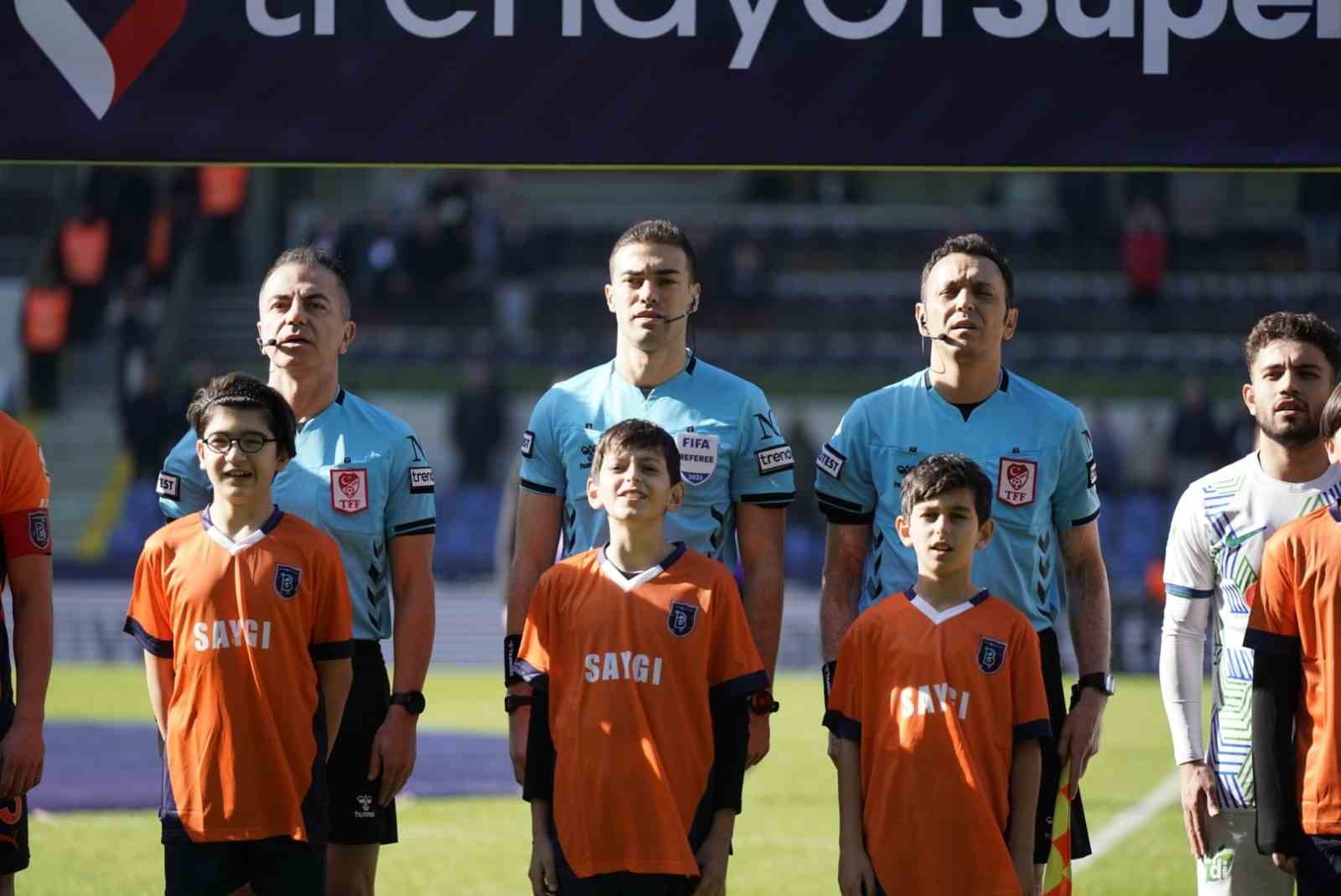 Trendyol Süper Lig: Başakşehir: 0 - Çaykur Rizespor: 0 (Maç devam ediyor)
