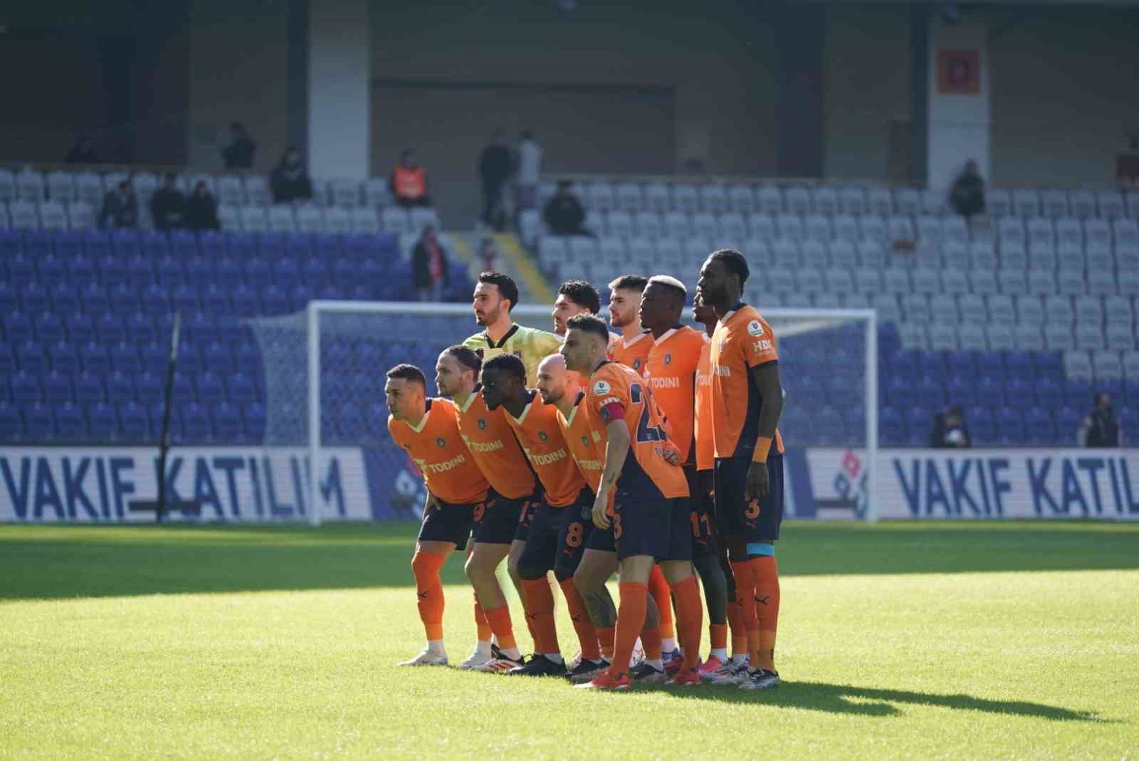 Trendyol Süper Lig: Başakşehir: 0 - Çaykur Rizespor: 0 (Maç devam ediyor)
