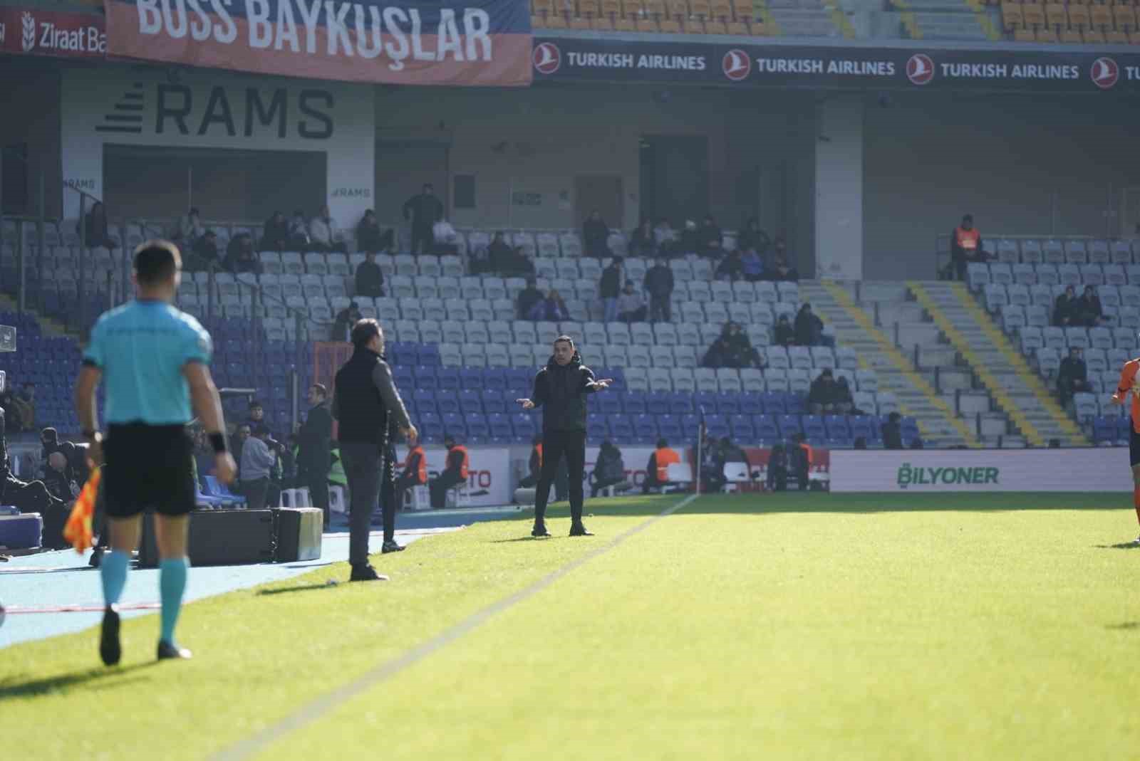 Trendyol Süper Lig: Başakşehir: 0 - Çaykur Rizespor: 0 (Maç devam ediyor)
