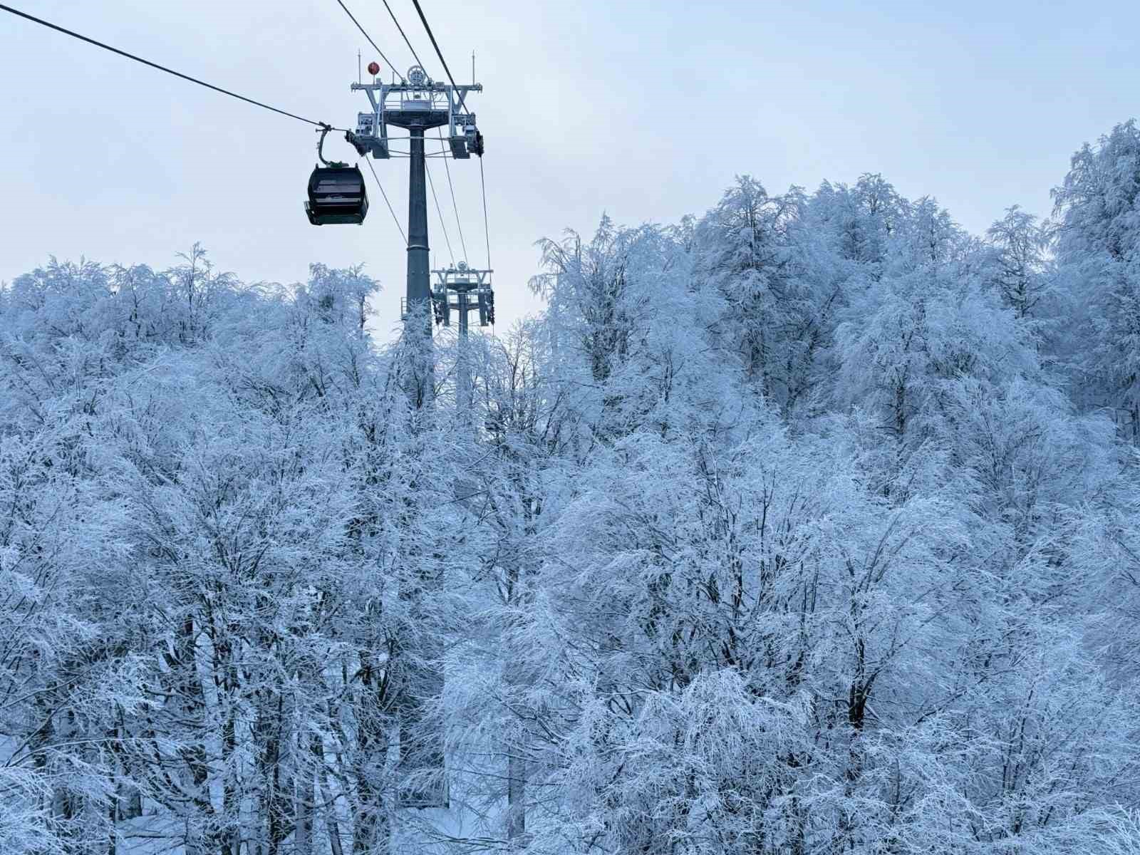 Karnesini getiren öğrencilere teleferikte yüzde 50 indirim
