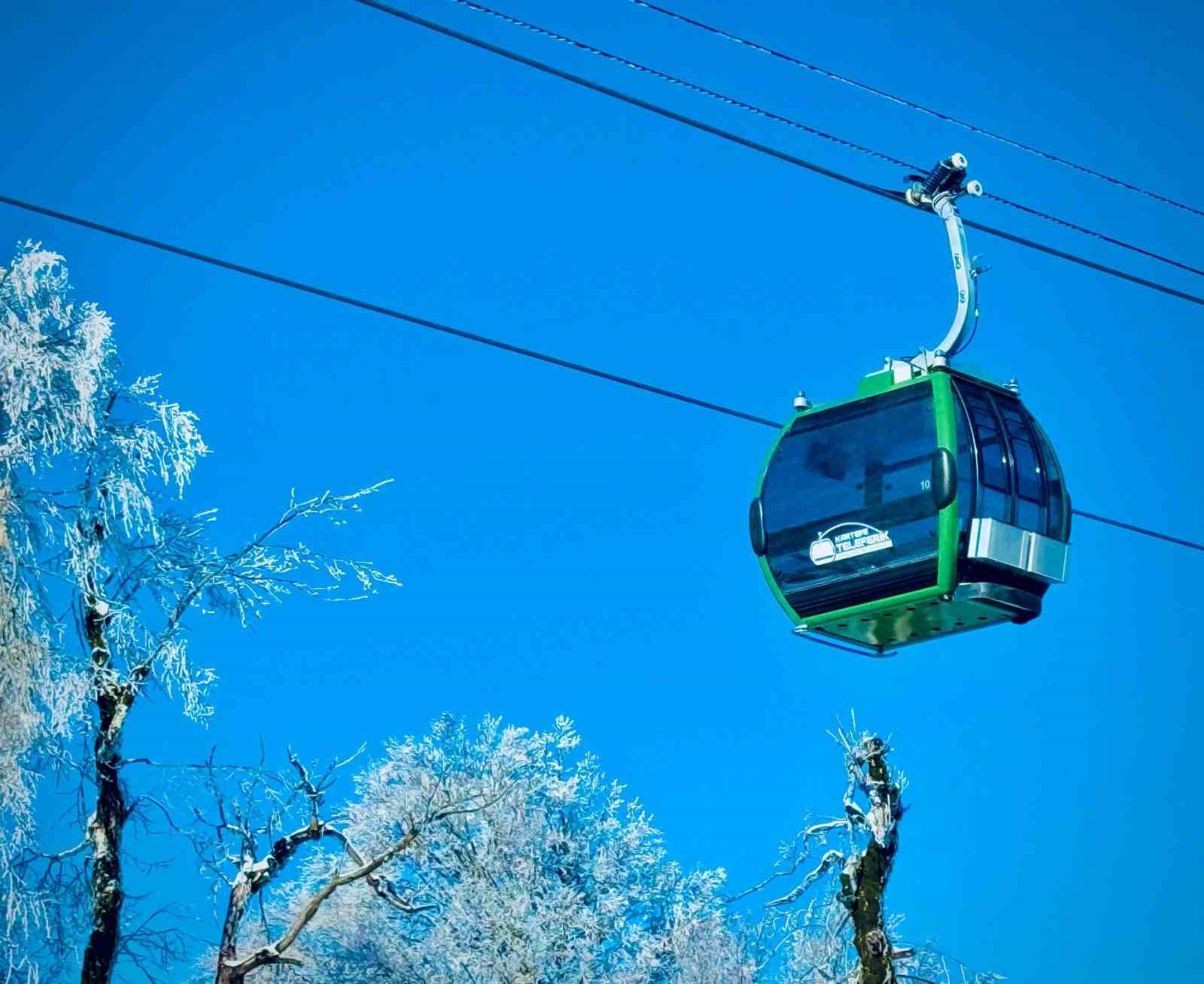 Karnesini getiren öğrencilere teleferikte yüzde 50 indirim
