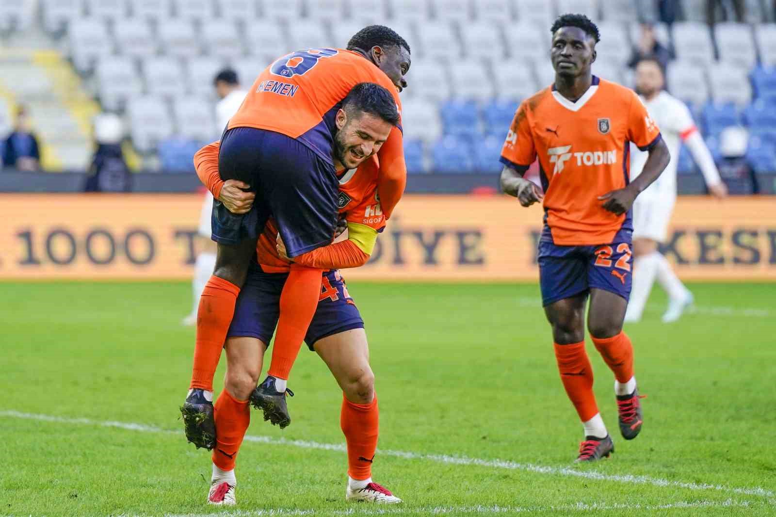 Trendyol Süper Lig: Başakşehir: 2 - Çaykur Rizespor: 0 (Maç sonucu)
