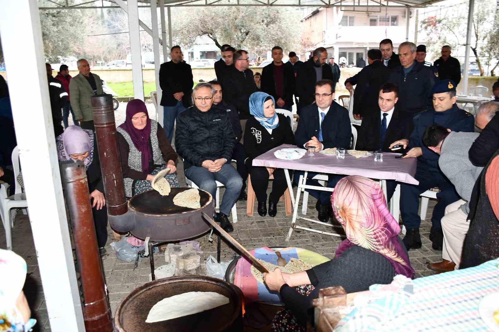 Salihli Kaymakamı Güldoğan, 2 mahallede talepleri dinledi
