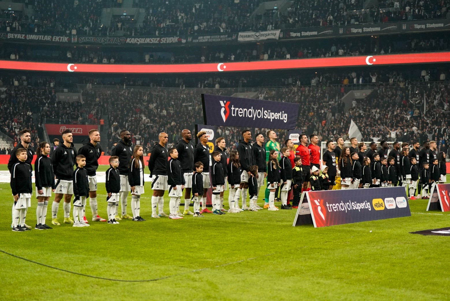 Trendyol Süper Lig: Beşiktaş: 0 - Samsunspor: 0 (Maç devam ediyor)
