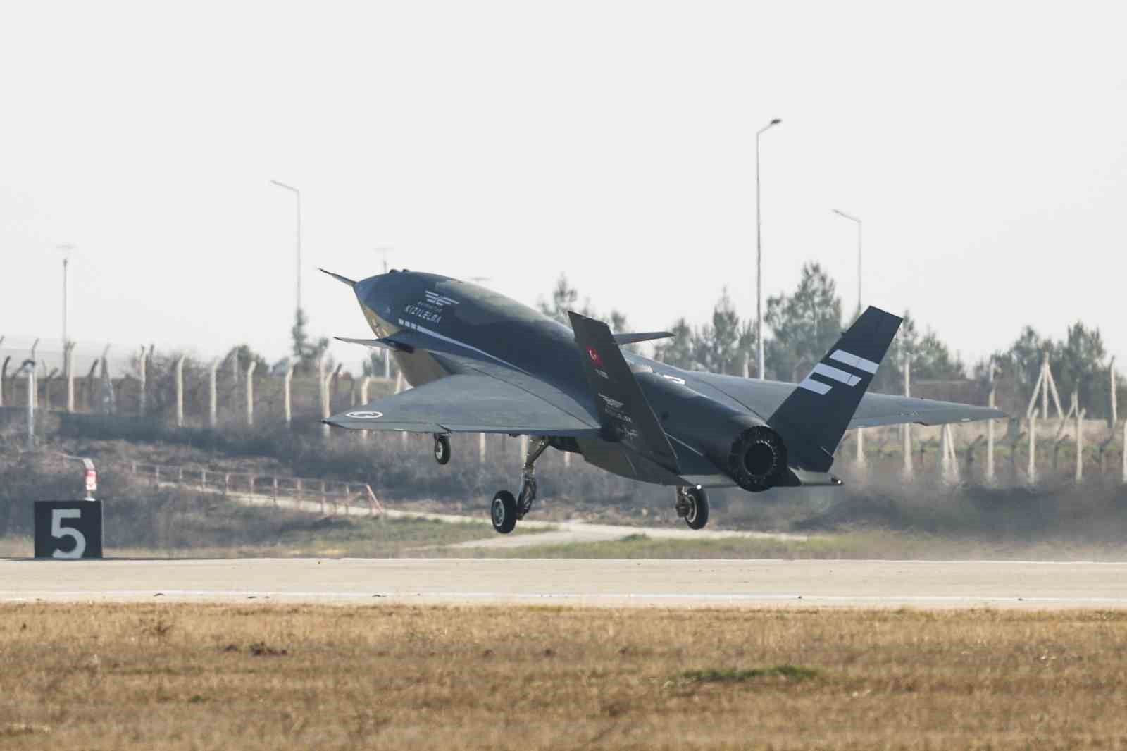 Bayraktar KIZILELMA bir uçuş testini daha başarıyla tamamladı
