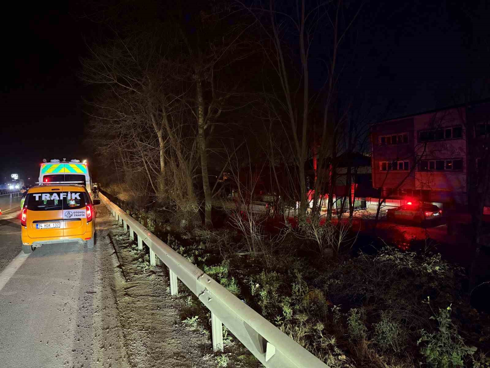 Otoyolda feci ölüm: Bir kişinin parçalanmış cesedi bulundu
