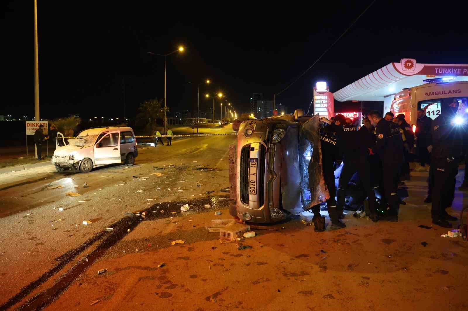 Adana’da feci kaza... Ters yöne girdi, karşıdan gelen araçla çarpıştı: 1 ölü, 2 yaralı
