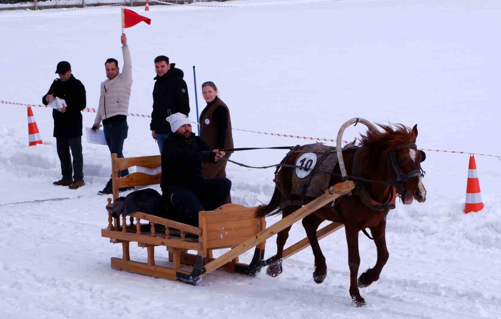 Erzurum’da atlı kızak heyecanı
