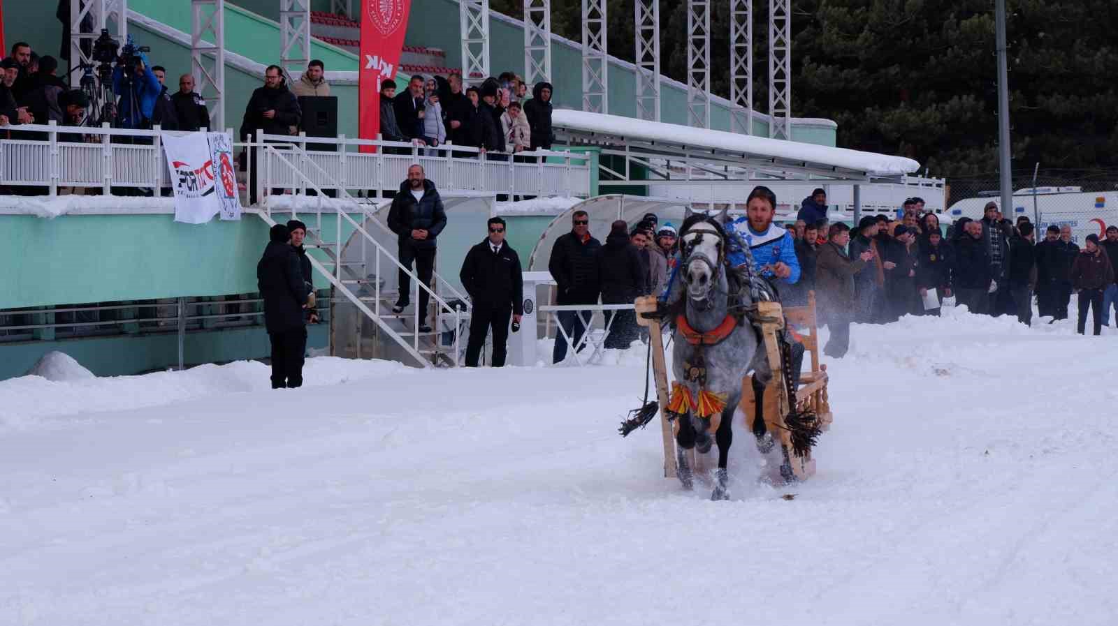 Erzurum’da atlı kızak heyecanı
