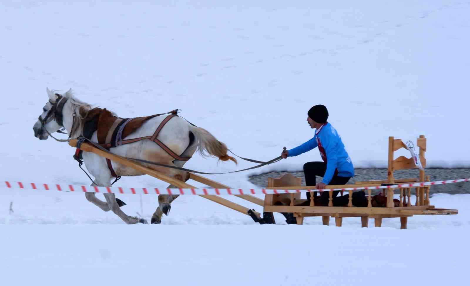 Erzurum’da atlı kızak heyecanı
