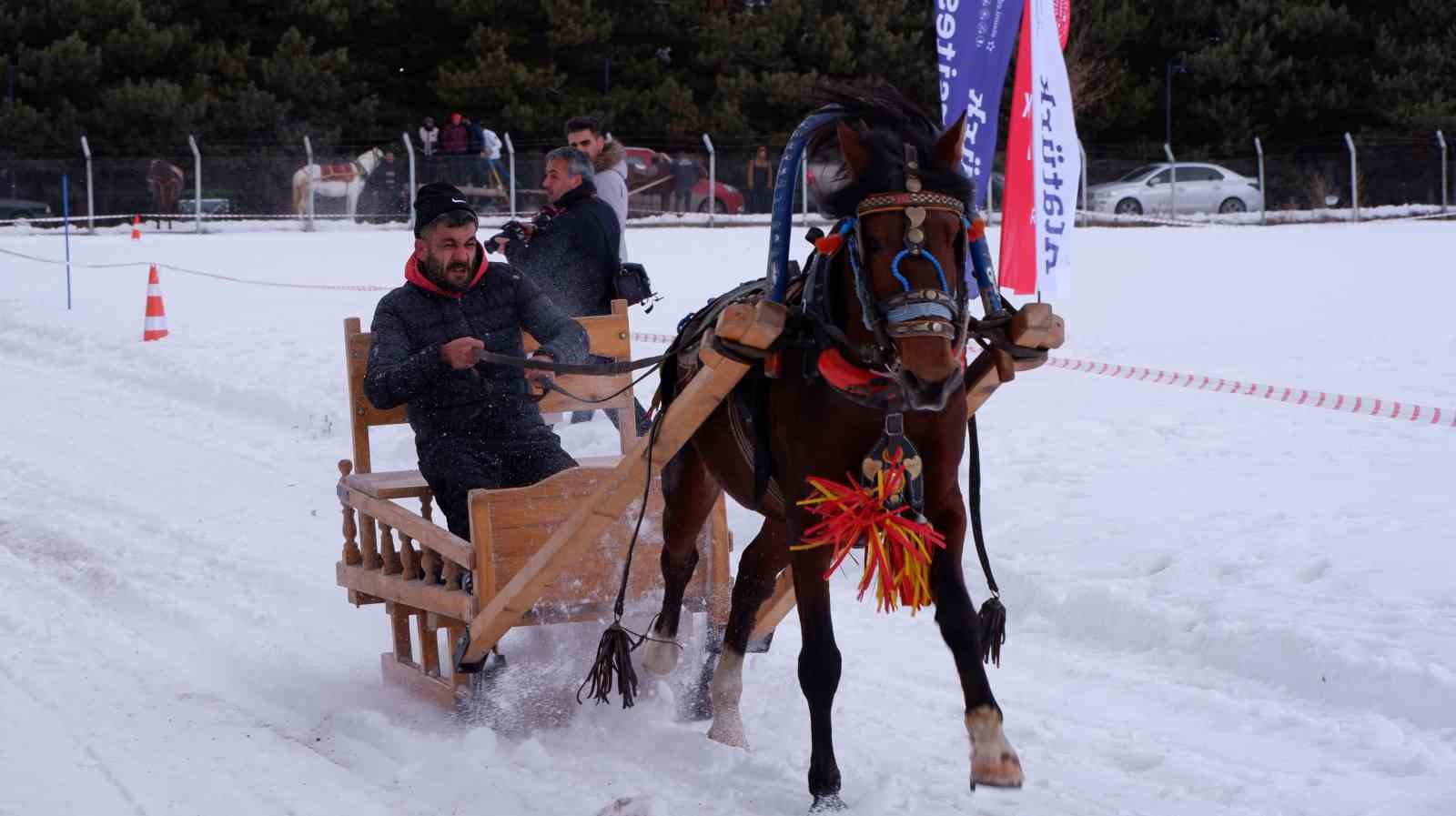 Erzurum’da atlı kızak heyecanı
