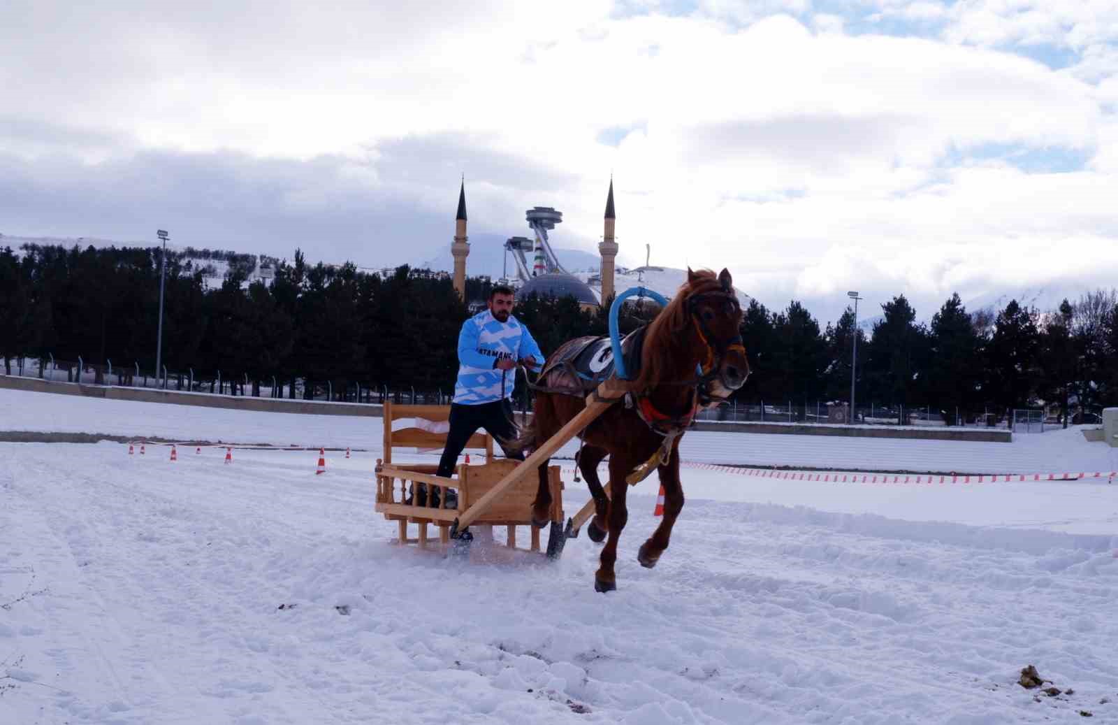 Erzurum’da atlı kızak heyecanı
