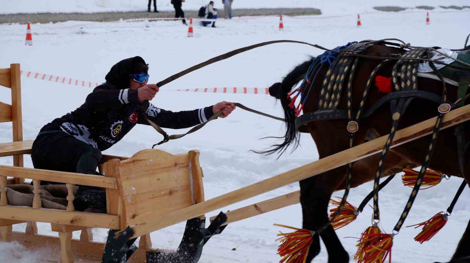 Erzurum’da atlı kızak heyecanı
