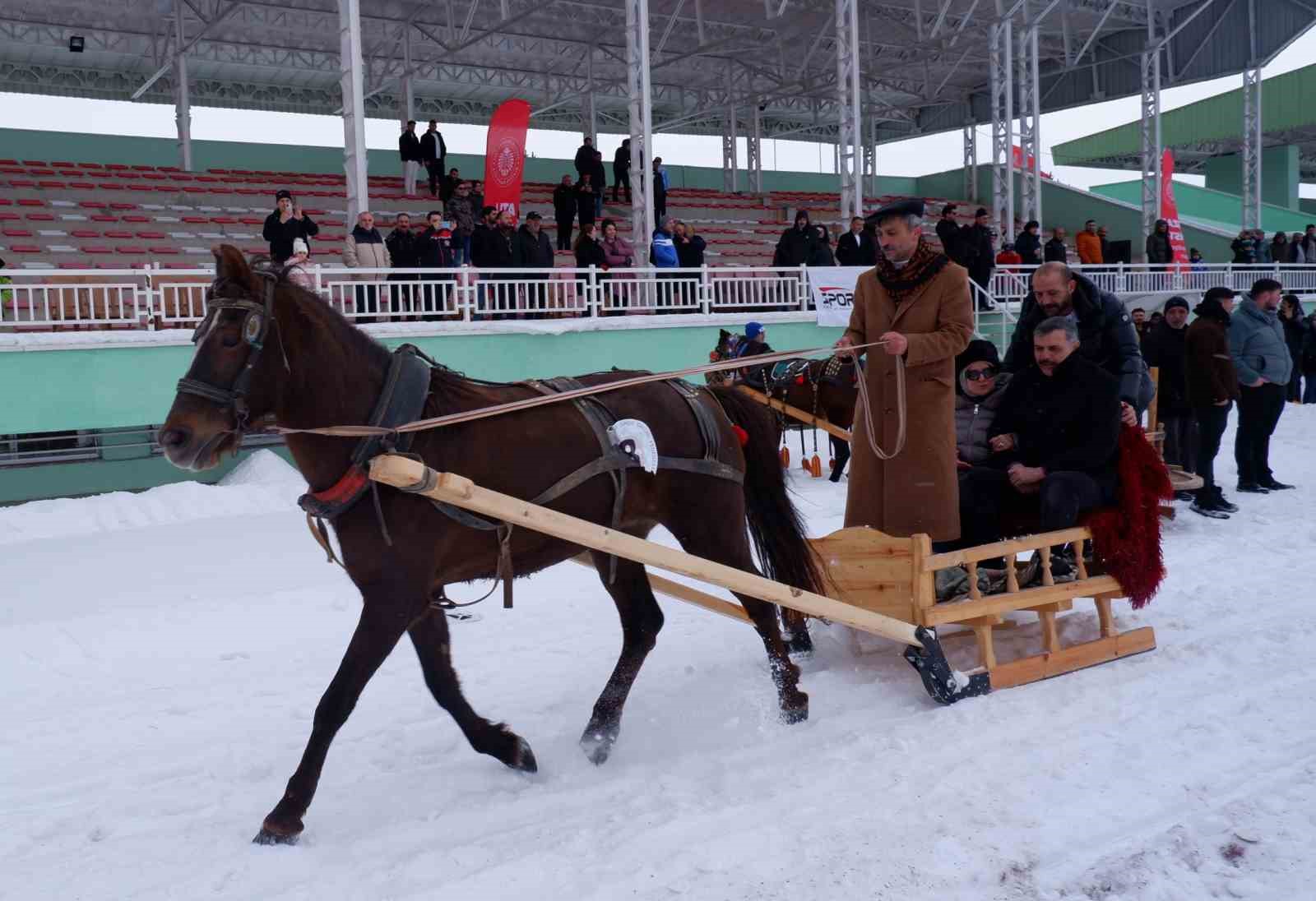 Erzurum’da atlı kızak heyecanı
