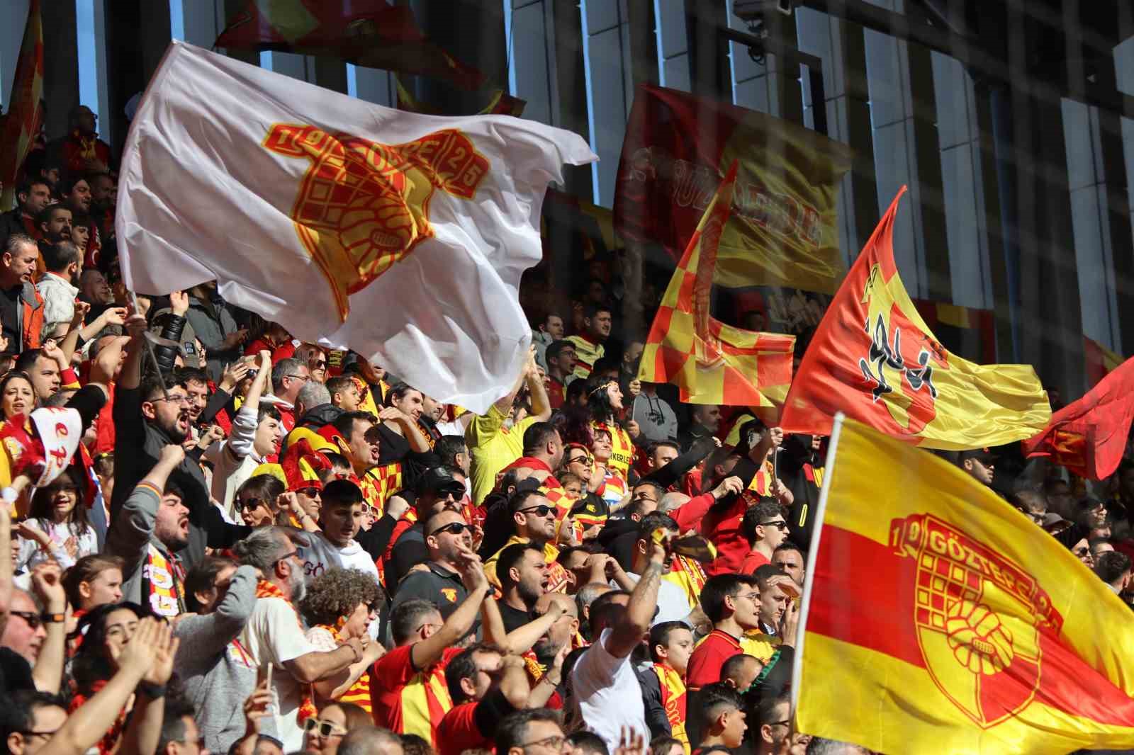 Trendyol Süper Lig: Göztepe: 1 - Antalyaspor: 0 (İlk yarı)
