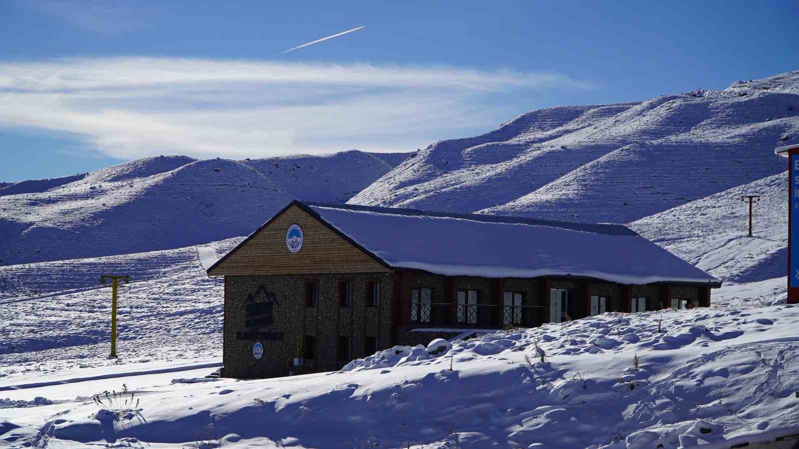 Erciyes Kayak Okulu’nda sömestir dönemi kayak ve snowboard eğitimleri başladı
