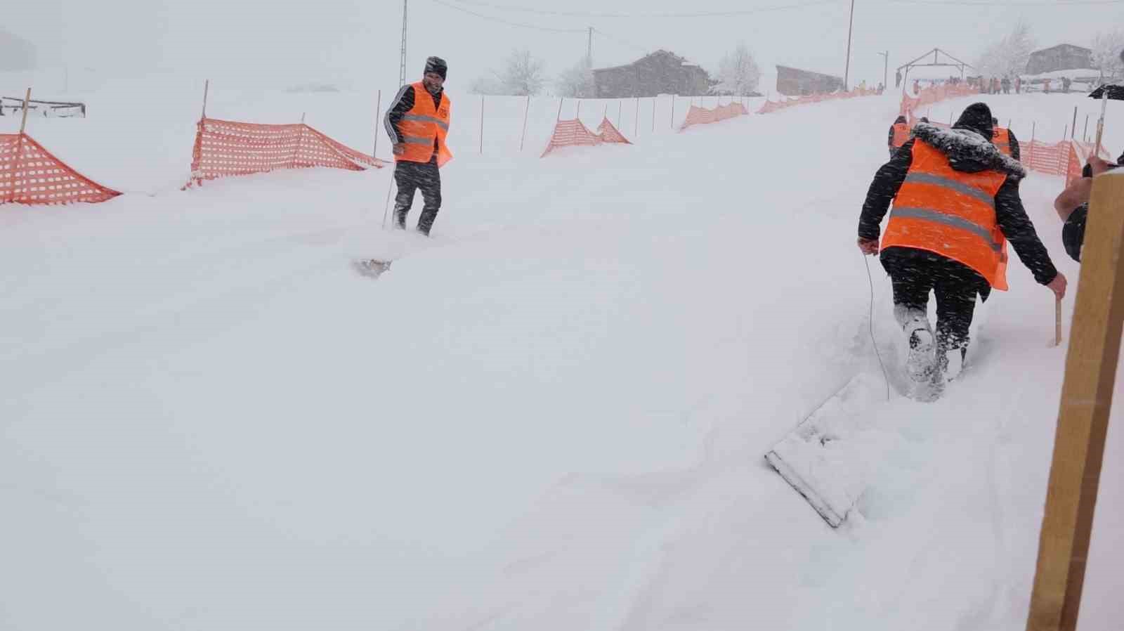 Rizelilerin Snowboard’ı Petranboard nefes kesti
