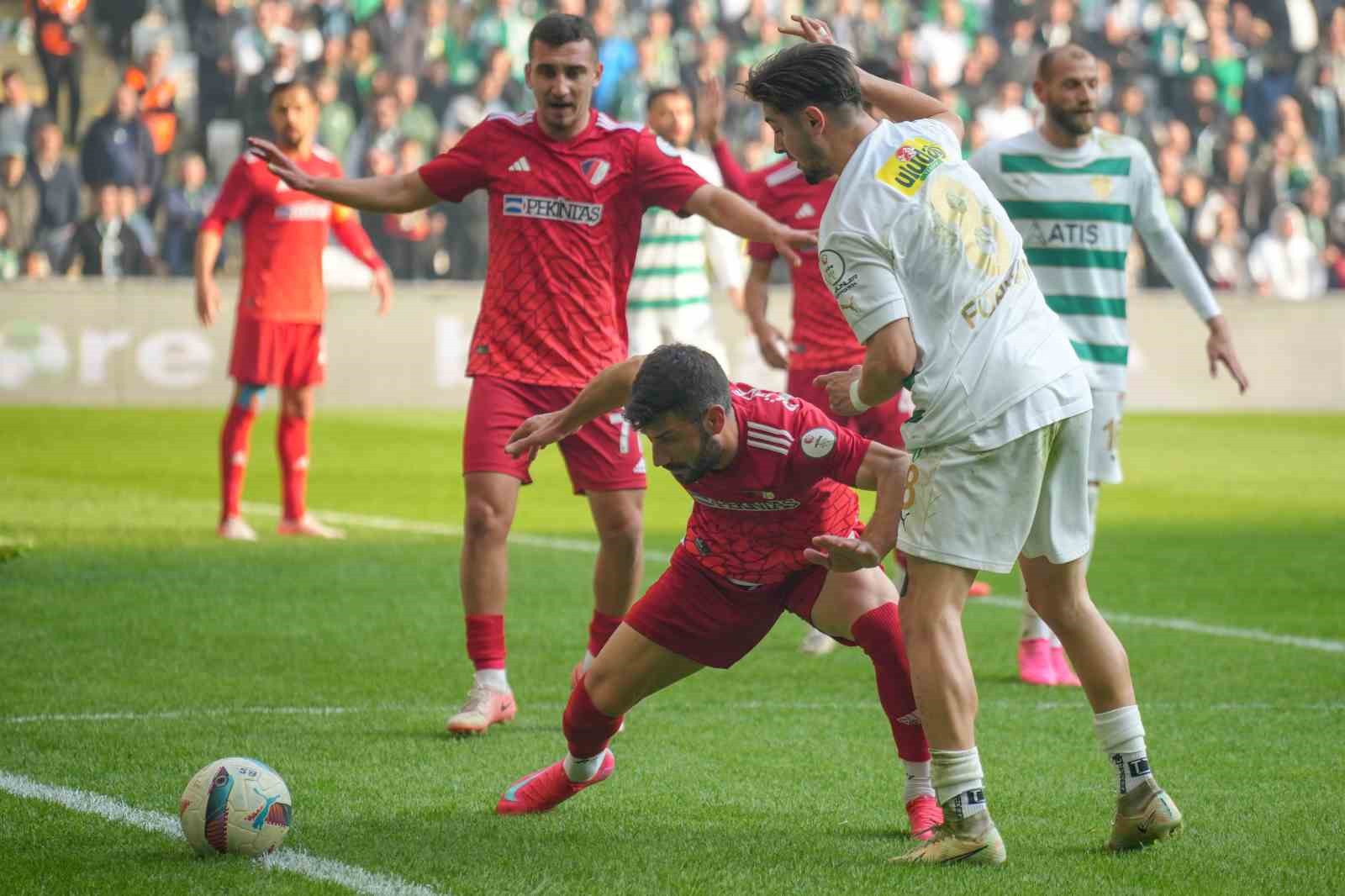 TFF 3. Lig: Bursaspor: 0 - Düzcespor: 0
