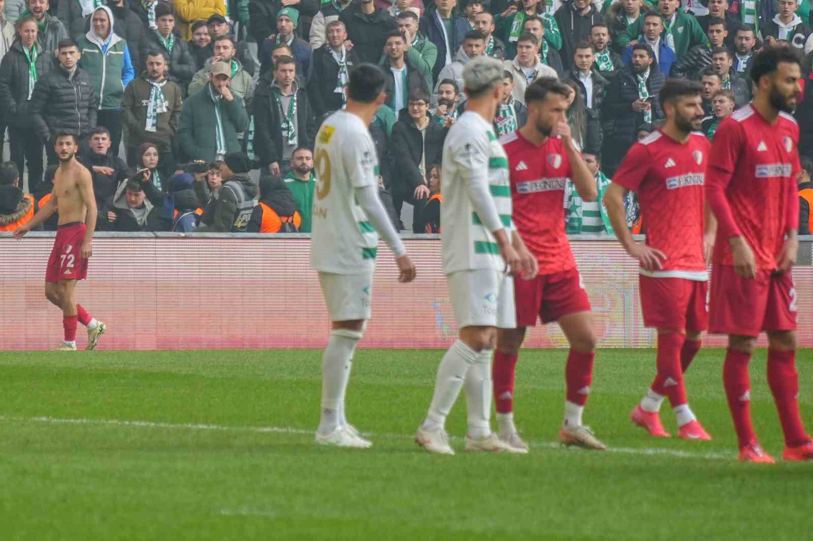 TFF 3. Lig: Bursaspor: 0 - Düzcespor: 0
