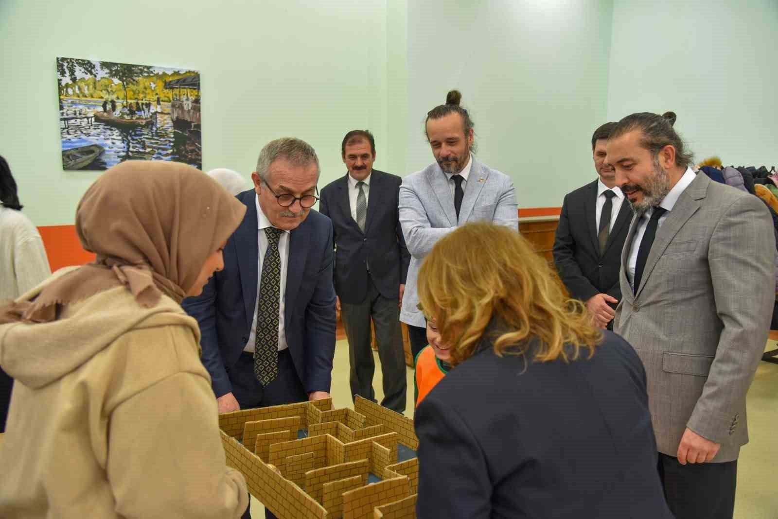 BŞEÜ’de minik öğrencilere ’Materyal Geliştirme ve Uygulama’ etkinliği düzenlendi
