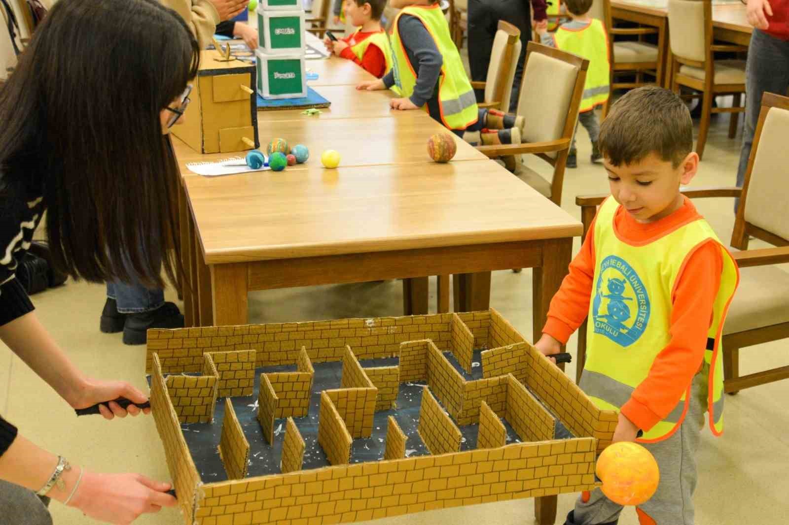 BŞEÜ’de minik öğrencilere ’Materyal Geliştirme ve Uygulama’ etkinliği düzenlendi
