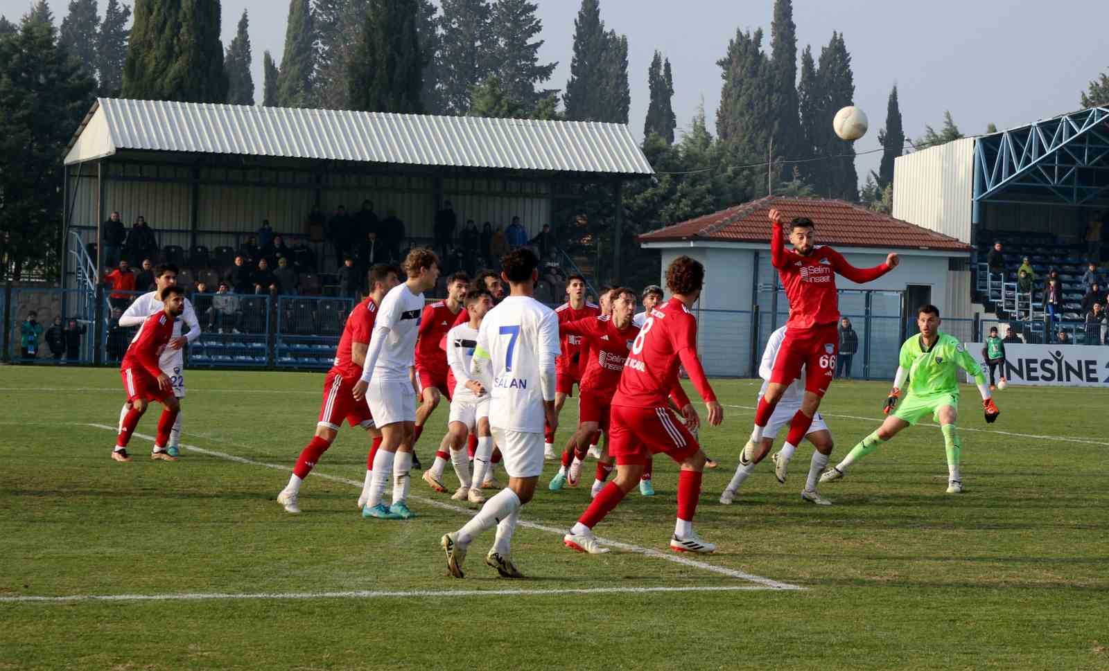 TFF 2. Lig: Karacabey Belediye Spor: 3 - Arnavutköy Belediyespor: 4
