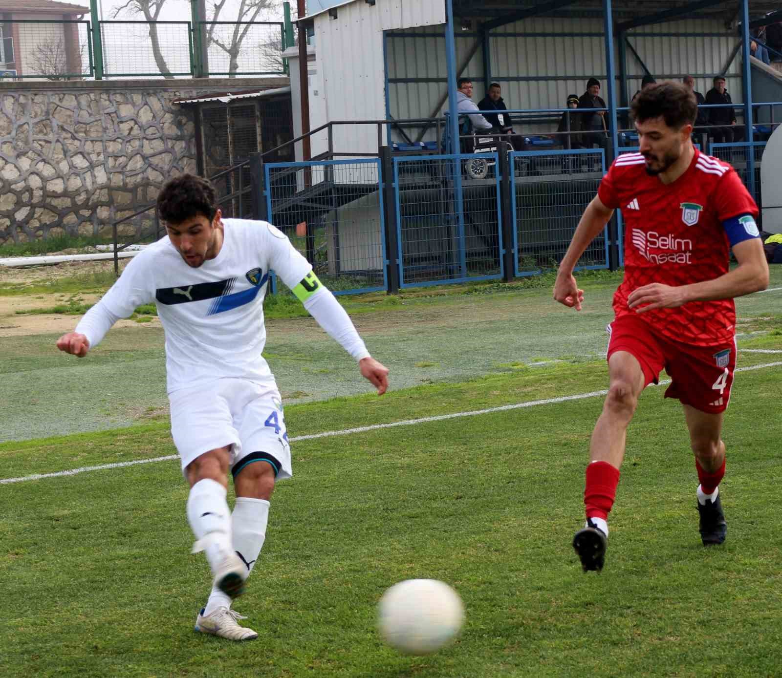 TFF 2. Lig: Karacabey Belediye Spor: 3 - Arnavutköy Belediyespor: 4
