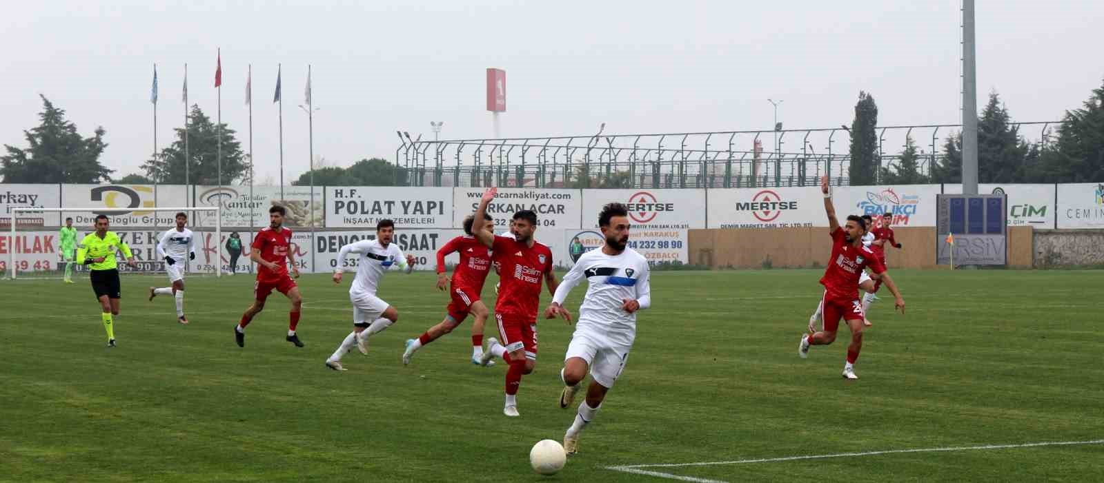 TFF 2. Lig: Karacabey Belediye Spor: 3 - Arnavutköy Belediyespor: 4
