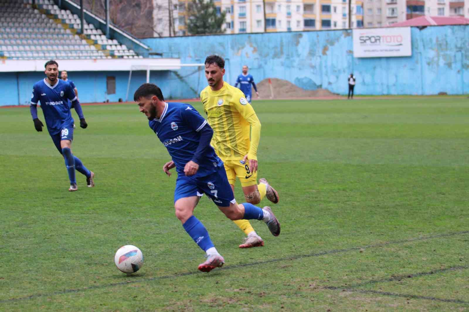 TFF 3. Lig: Pazarspor: 1 - Küçükçekmece Sinop SK: 3
