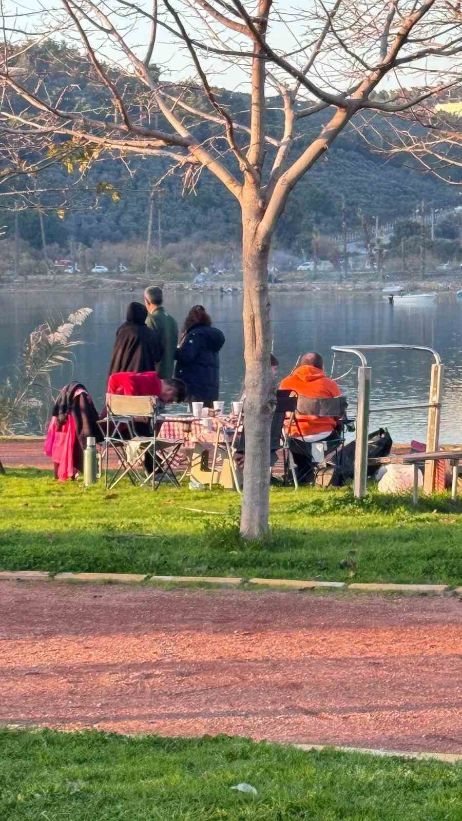 Güneşli hava Adagöl’ü doldurdu
