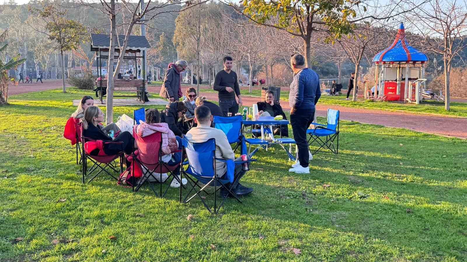 Güneşli hava Adagöl’ü doldurdu
