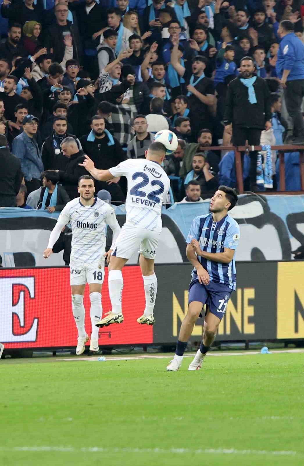 Trendyol Süper Lig: Adana Demirspor: 0 - Fenerbahçe: 0 (İlk yarı)
