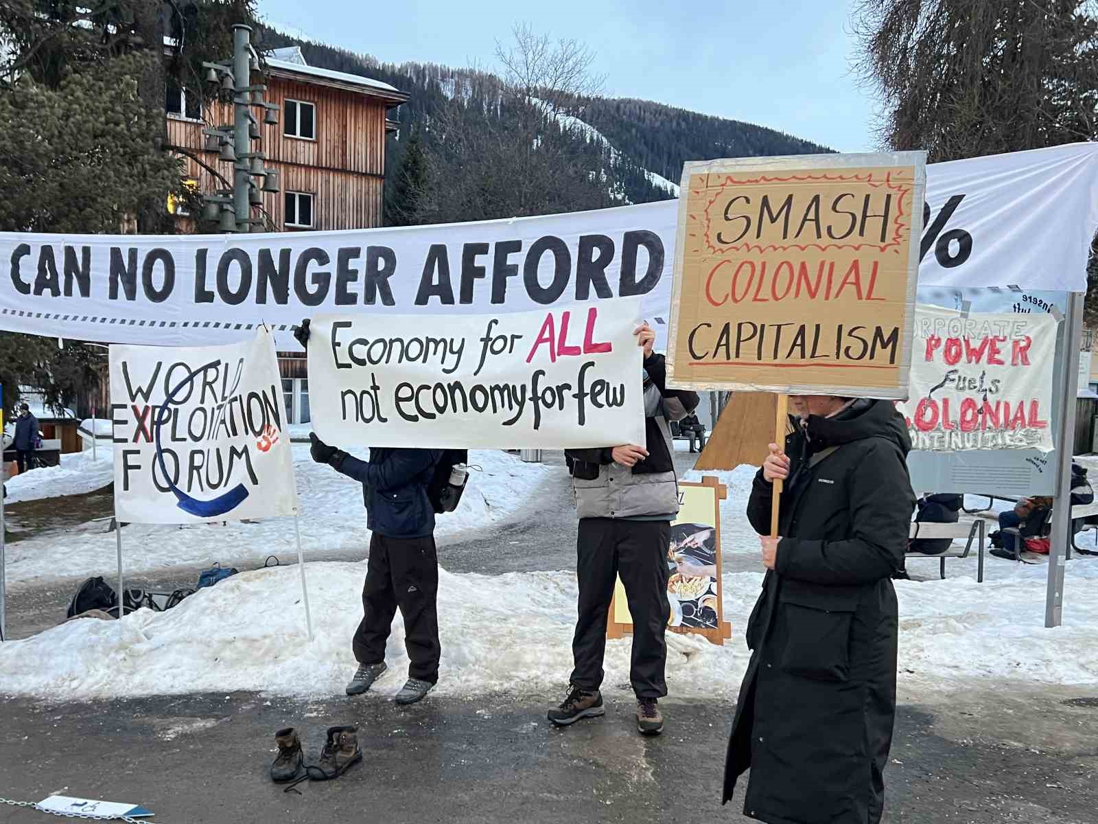 Davos’ta Dünya Ekonomik Forumu karşıtı protesto
