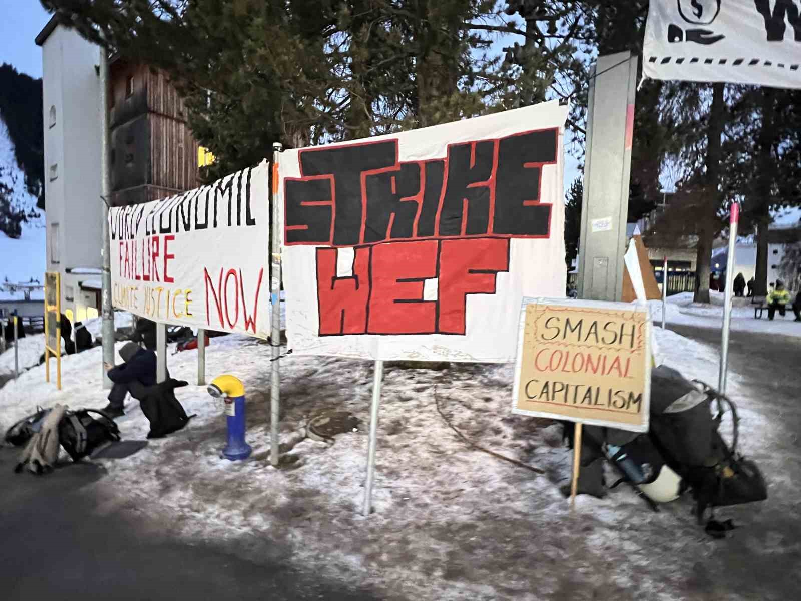 Davos’ta Dünya Ekonomik Forumu karşıtı protesto
