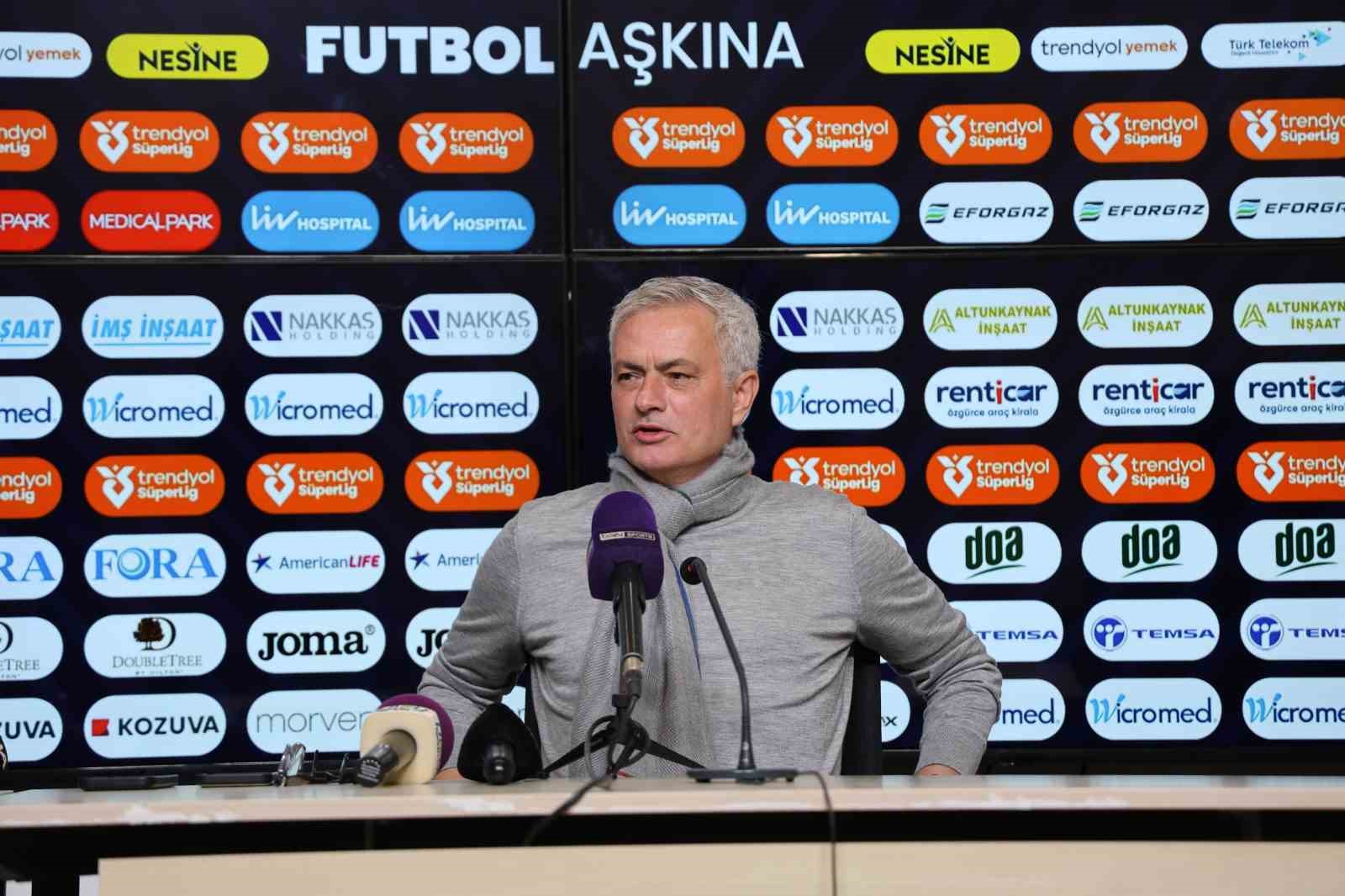 Jose Mourinho: “3 puanı hak ettiğimizi düşünüyorum”
