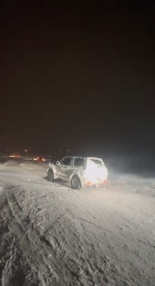 Sahara Geçidi’nde yoğun kar ve tipi ulaşıma engel oldu
